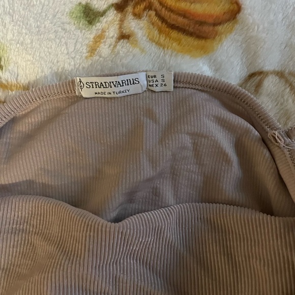 Stradivarius one piece beige spaghetti top - Picture 2 of 2